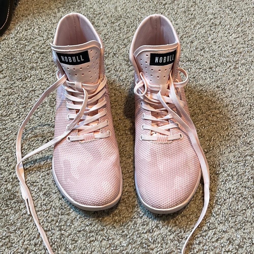 Nobull pink camo shoes size 10 EUC like new